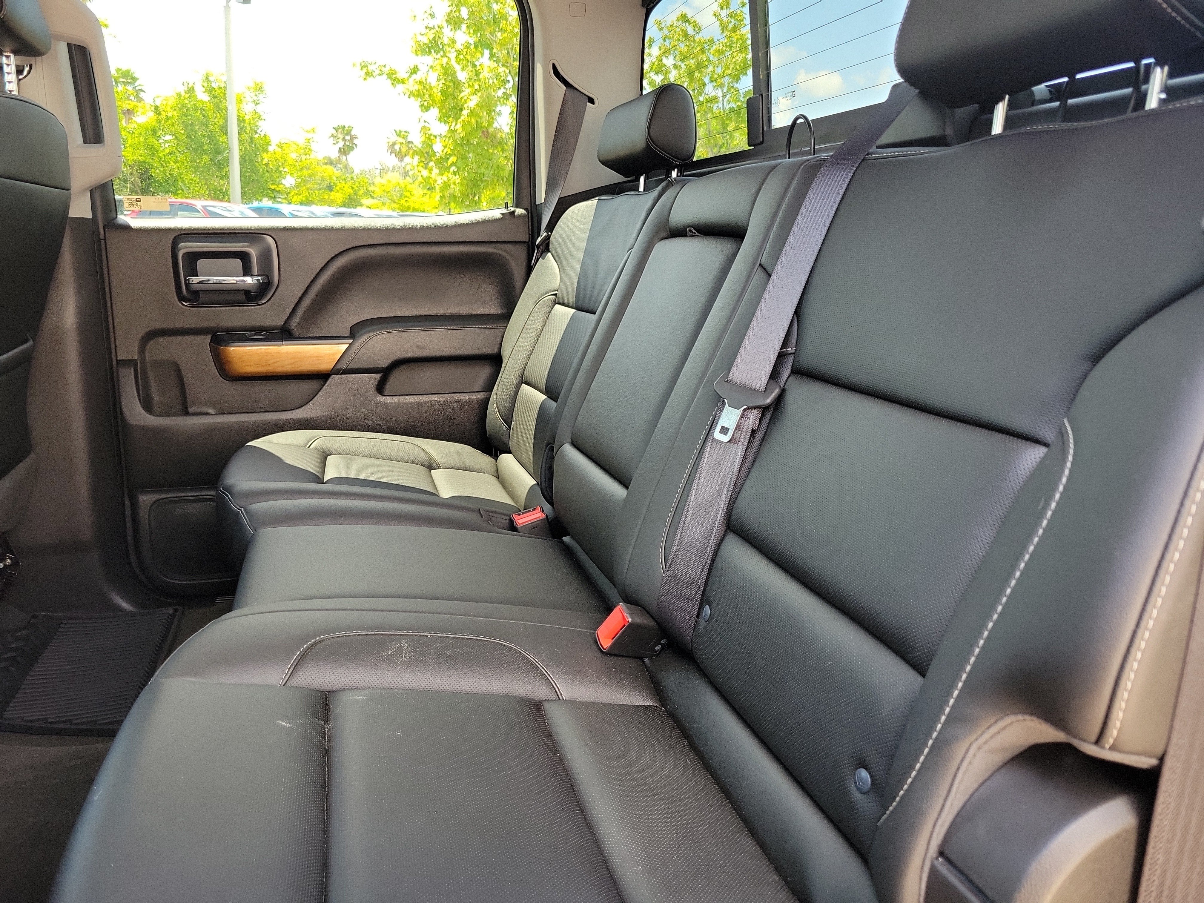 Used 2018 Chevrolet Silverado 1500 LTZ RWD image 16