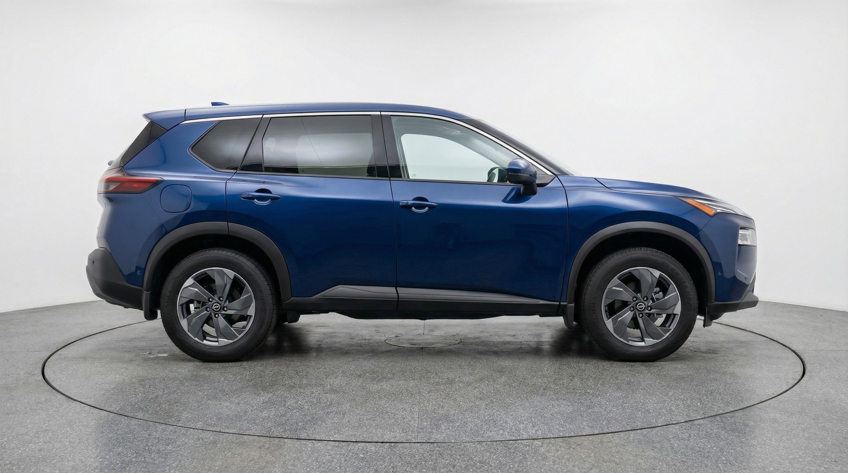 Used 2025 Nissan Rogue SV AWD/4WD image 11