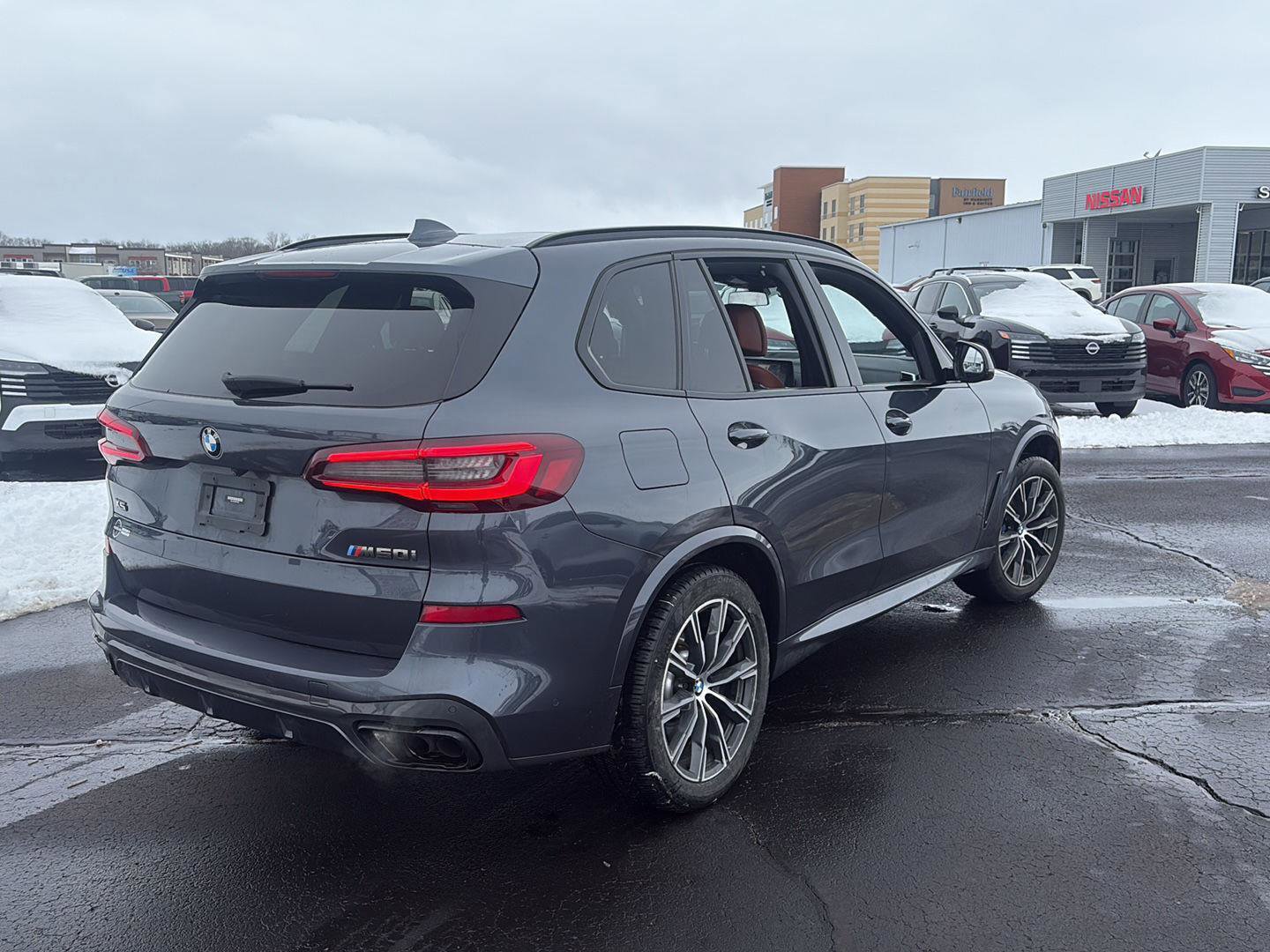 Used 2021 BMW X5 M50i w/ Executive Package image 5