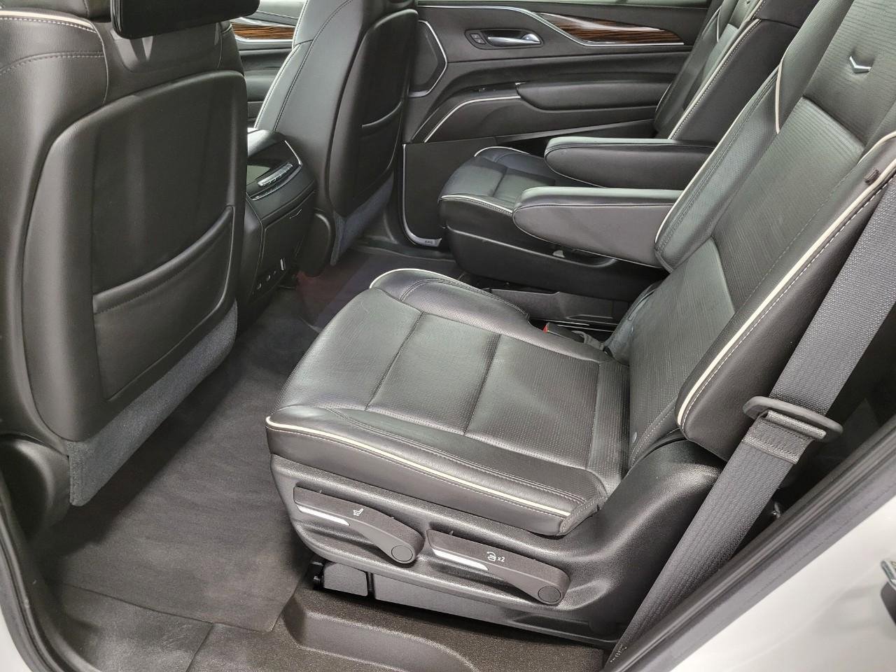 Certified 2021 Cadillac Escalade Premium Luxury w/ LPO, Radiant Package image 22