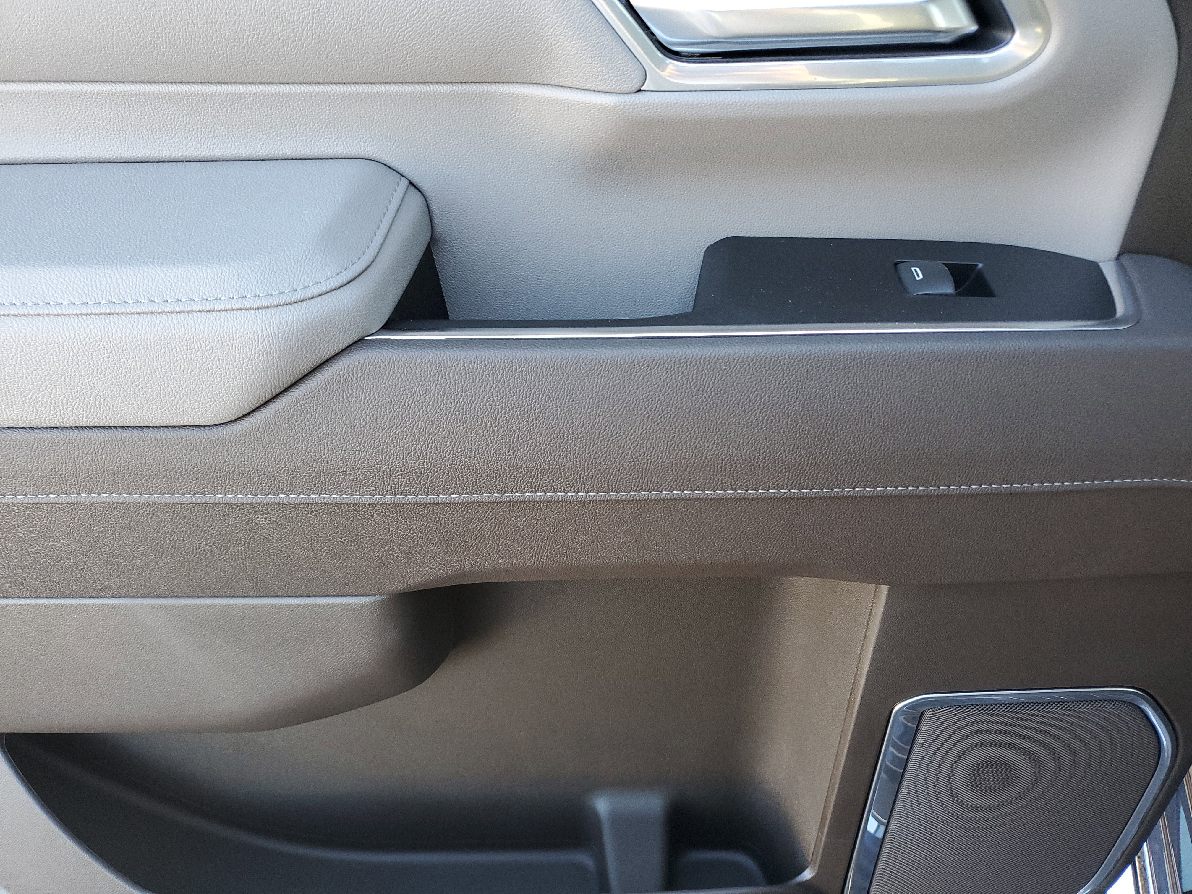 New 2025 GMC Sierra 2500 SLT w/ SLT Premium Package image 32