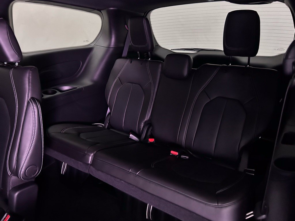New 2026 Chrysler Pacifica Select AWD/4WD image 21
