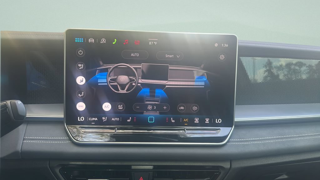New 2026 Volkswagen Tiguan SE R-Line FWD image 19