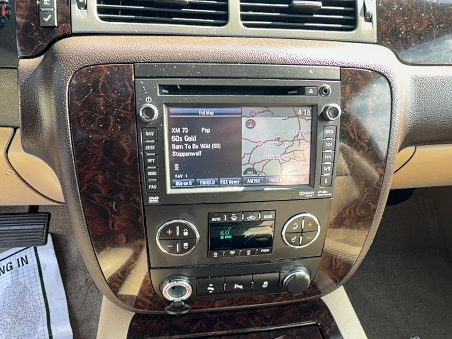 Used 2014 GMC Yukon XL Denali image 24
