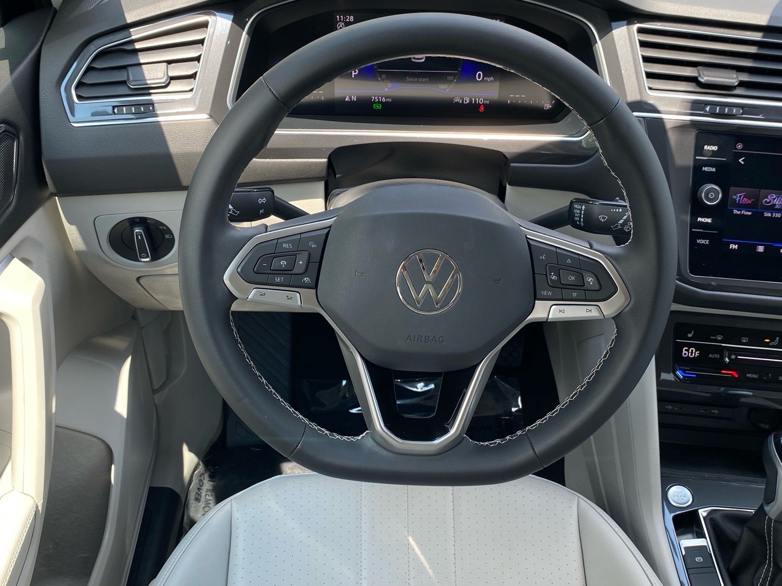 Certified 2023 Volkswagen Tiguan SE FWD image 5