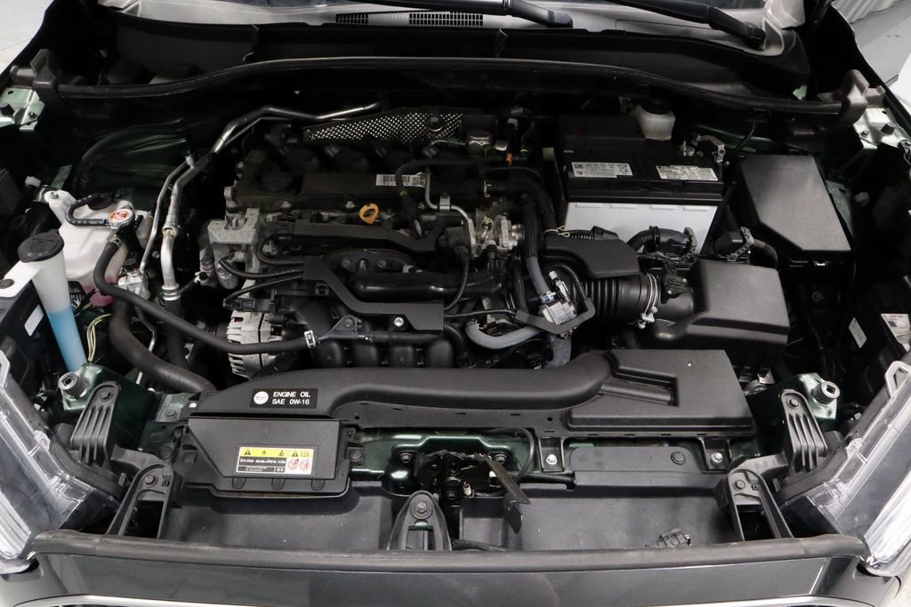 Used 2022 Toyota Corolla Cross XLE w/ Convenience Package AWD/4WD image 18