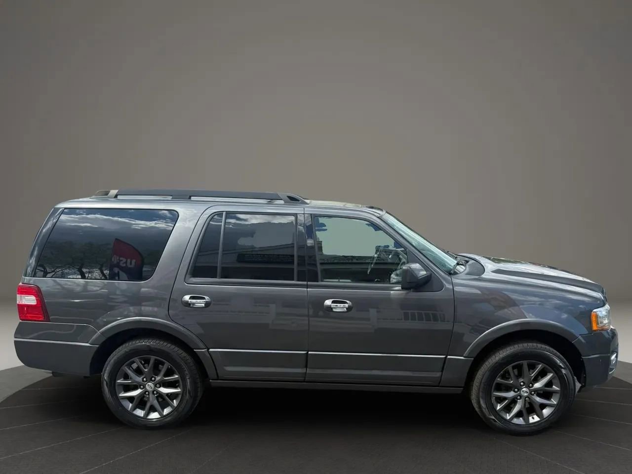 Used 2017 Ford Expedition Limited w/ Equipment Group 301A AWD/4WD image 6