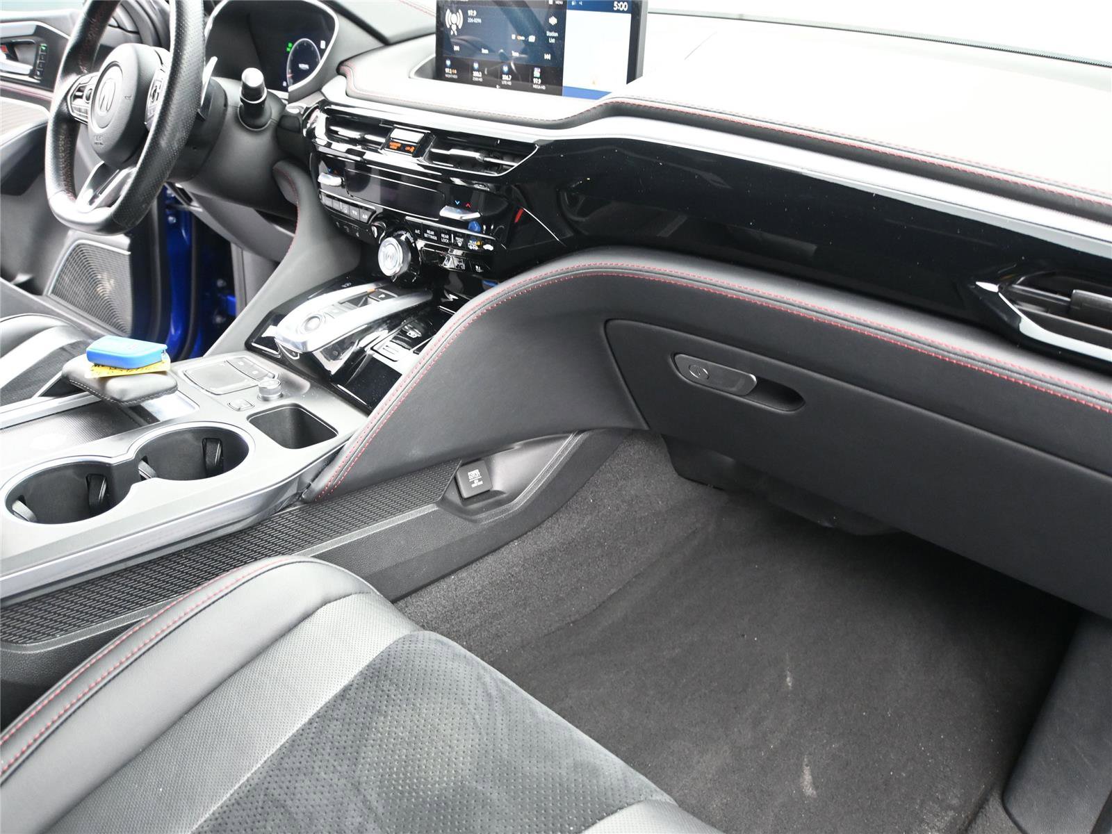 Used 2023 Acura MDX A-Spec image 18