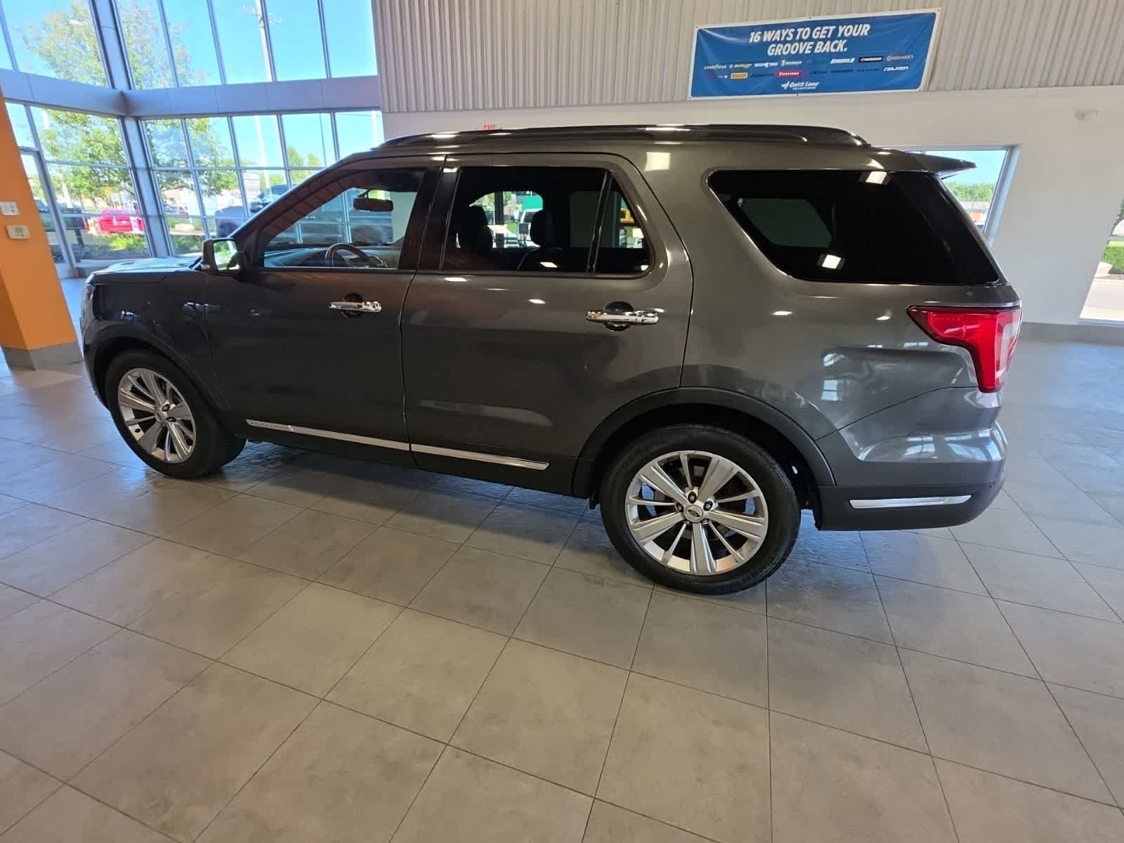 Used 2019 Ford Explorer Limited w/ Class III Trailer Tow Package FWD image 12