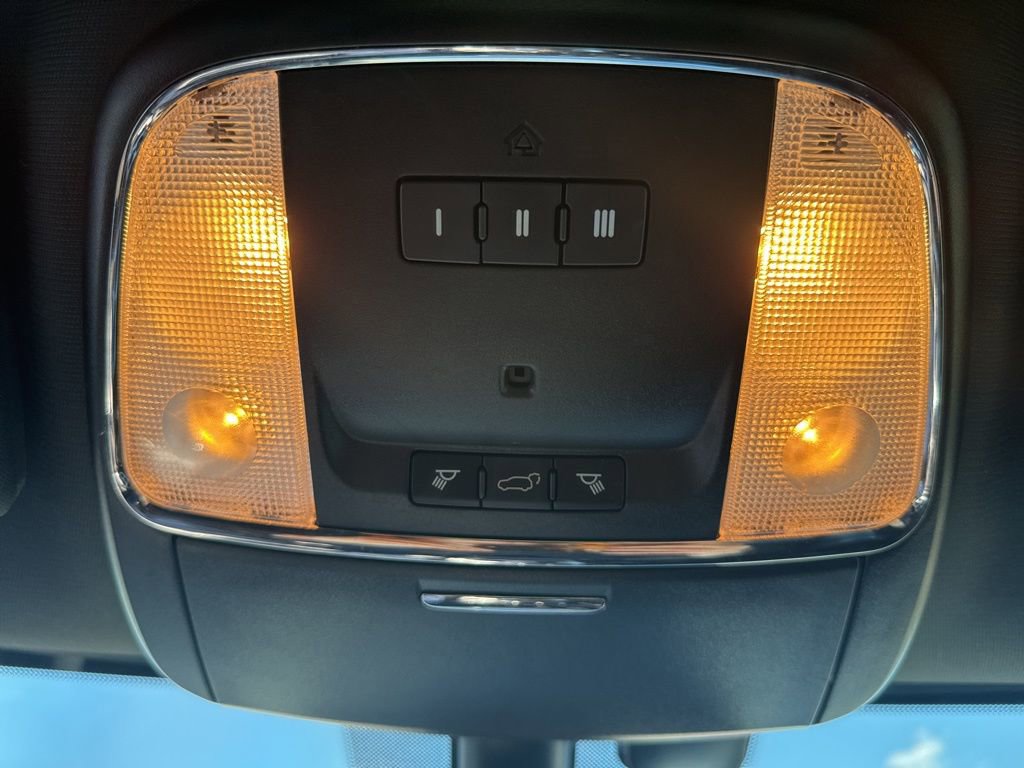 Used 2018 Jeep Grand Cherokee Altitude image 44