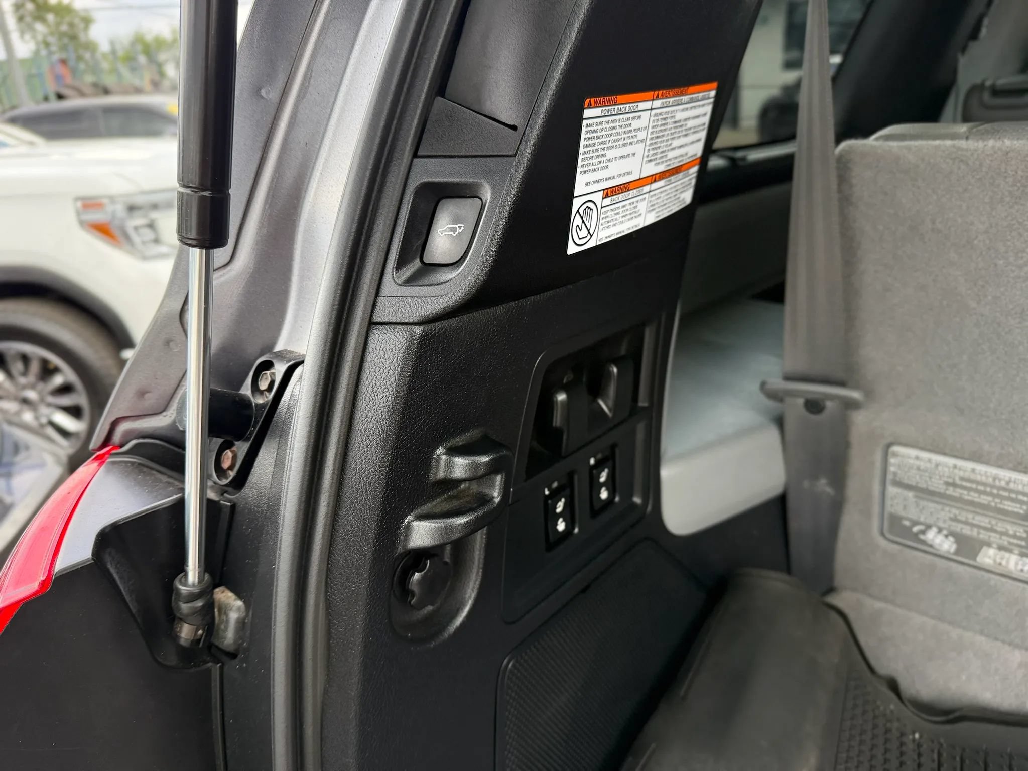 Used 2017 Toyota Sequoia Platinum AWD/4WD image 26