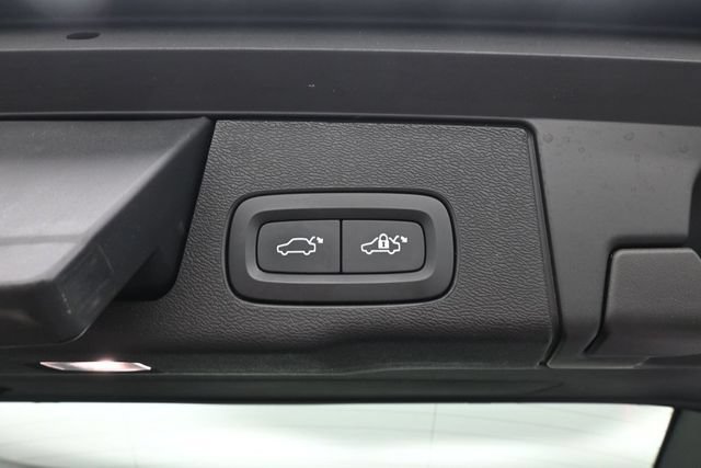 Used 2023 Volvo XC60 B5 Plus AWD/4WD image 28