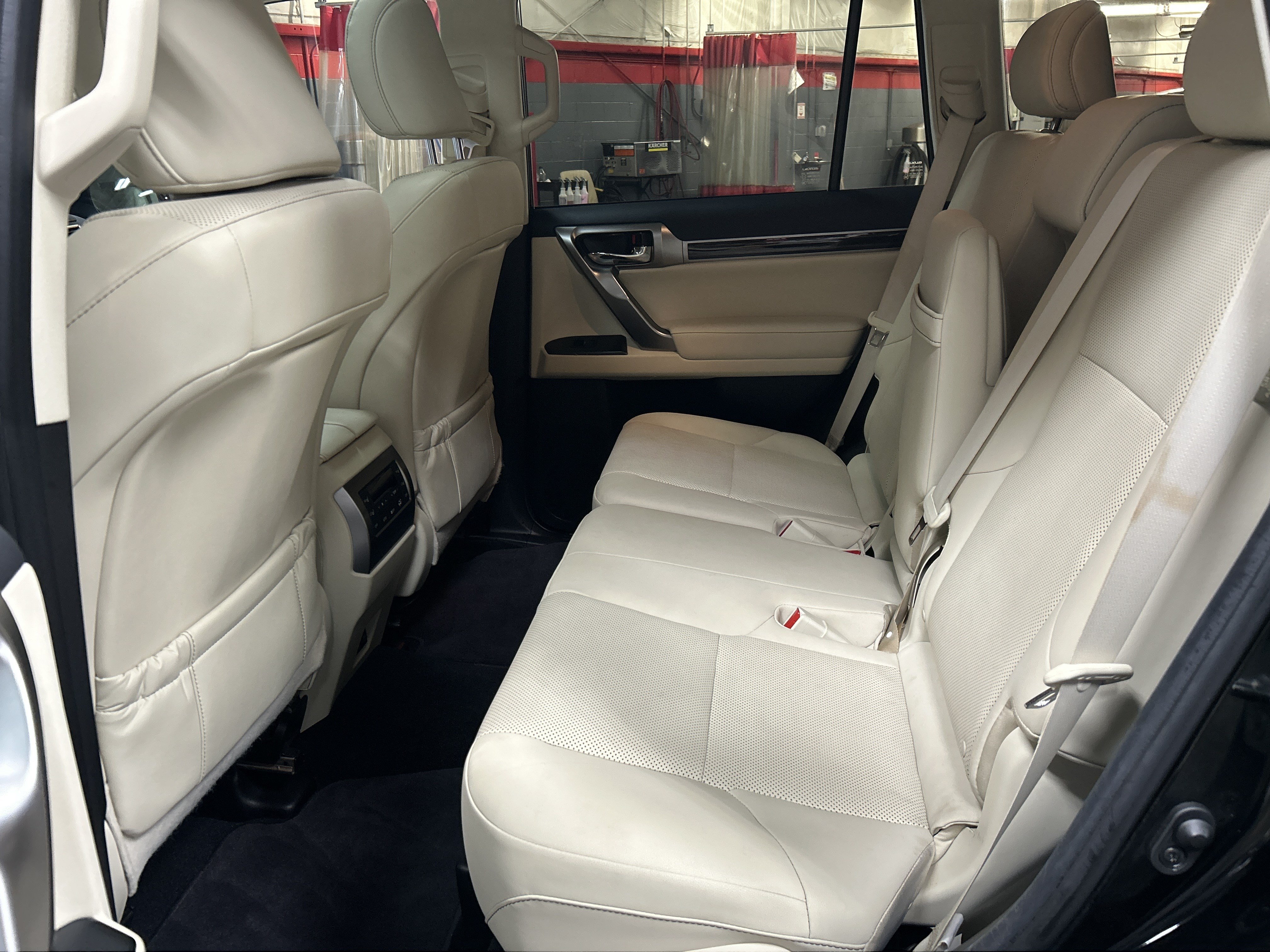 Used 2023 Lexus GX 460 Premium w/ Premium Package AWD/4WD image 31