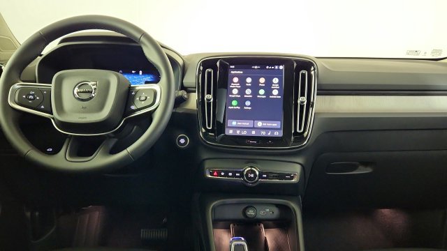 New 2026 Volvo XC40 B5 Plus w/ Protection Package Premier AWD/4WD image 25