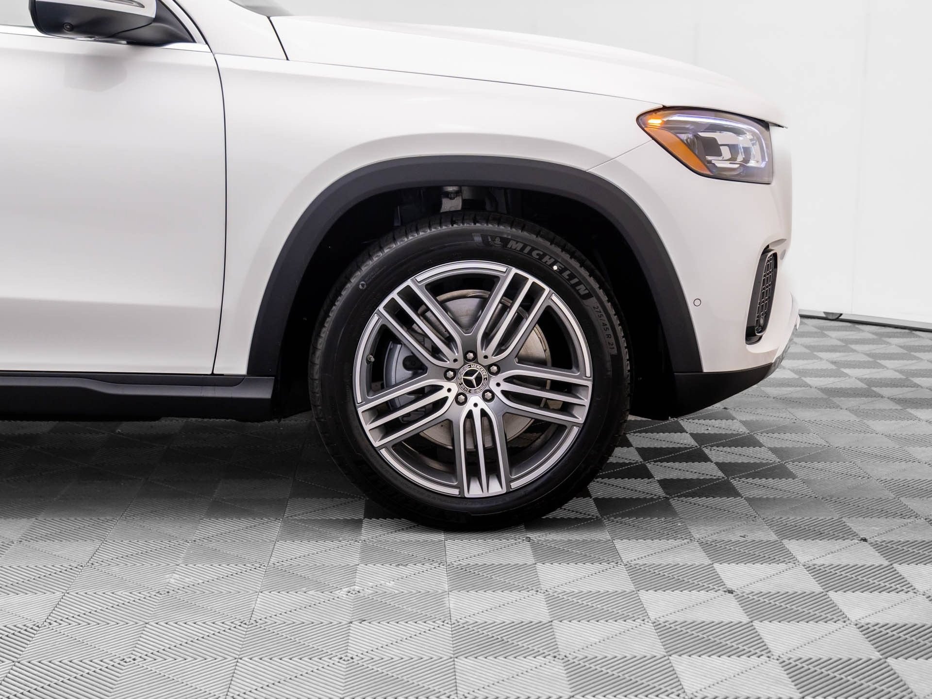 New 2026 Mercedes-Benz GLS 450 4MATIC image 38