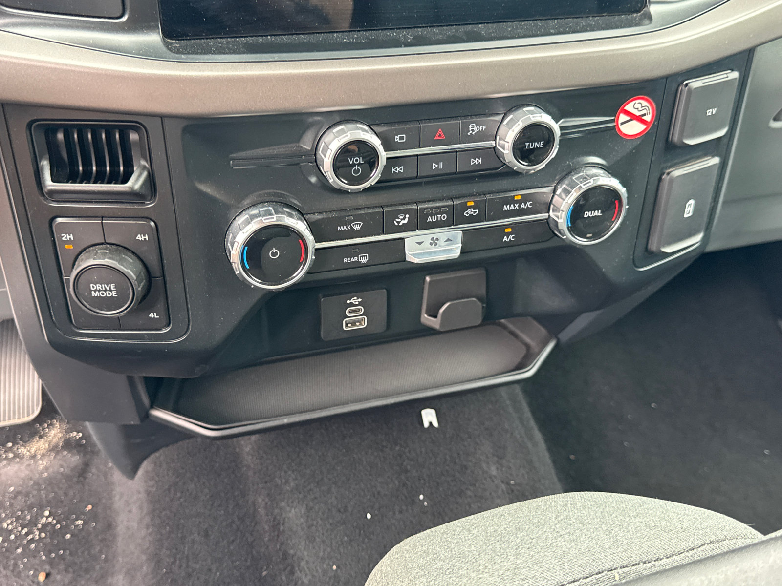 Used 2025 Ford F150 XLT w/ Equipment Group 301A Standard AWD/4WD image 29