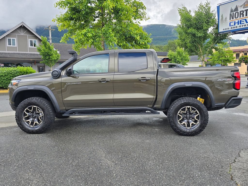 Used 2024 Chevrolet Colorado ZR2 AWD/4WD image 8