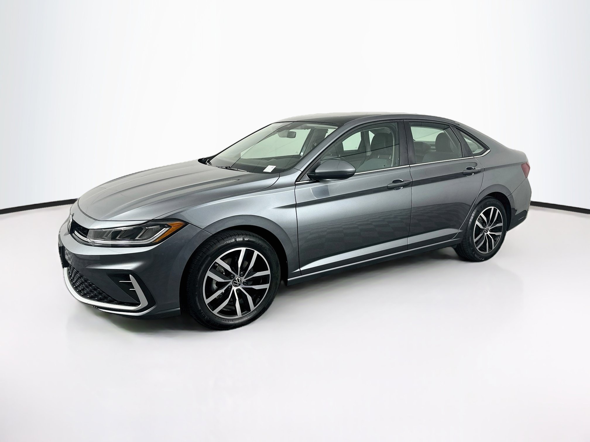 Used 2025 Volkswagen Jetta SE FWD image 3