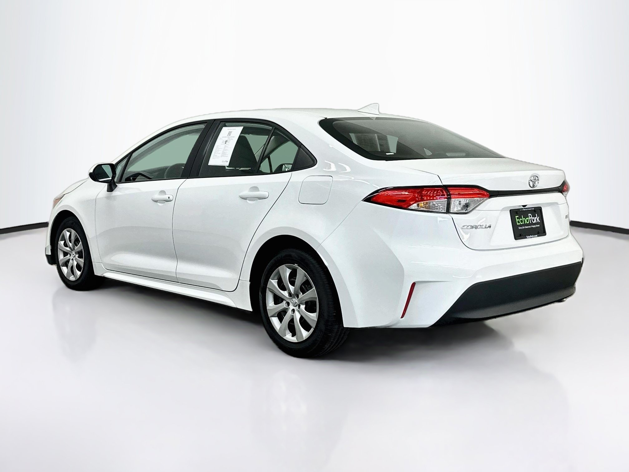 Used 2026 Toyota Corolla LE FWD image 5