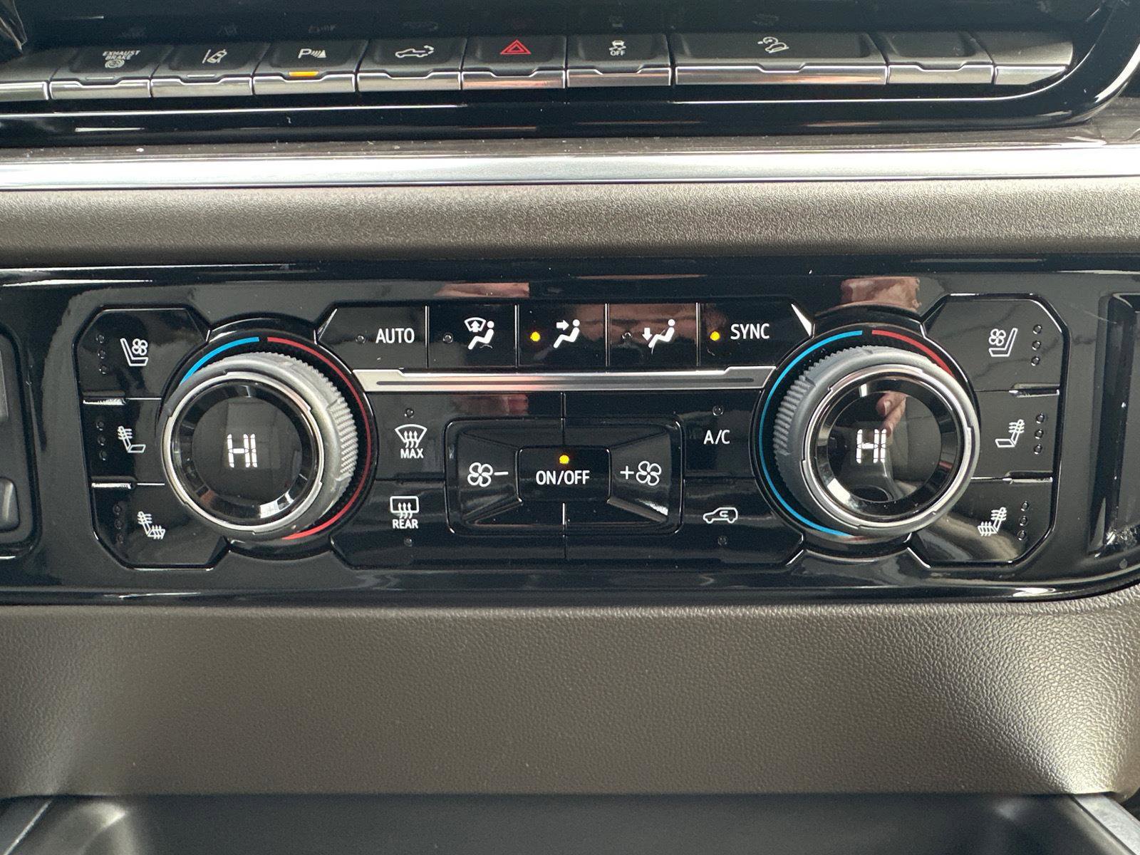 Used 2024 Chevrolet Silverado 2500 LTZ w/ LTZ Plus Package image 8