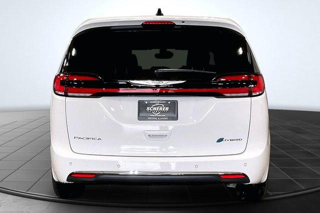 Used 2024 Chrysler Pacifica Limited FWD image 4