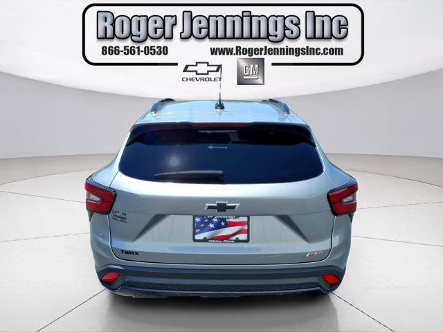 Used 2024 Chevrolet Trax RS w/ Sunroof Package FWD image 24