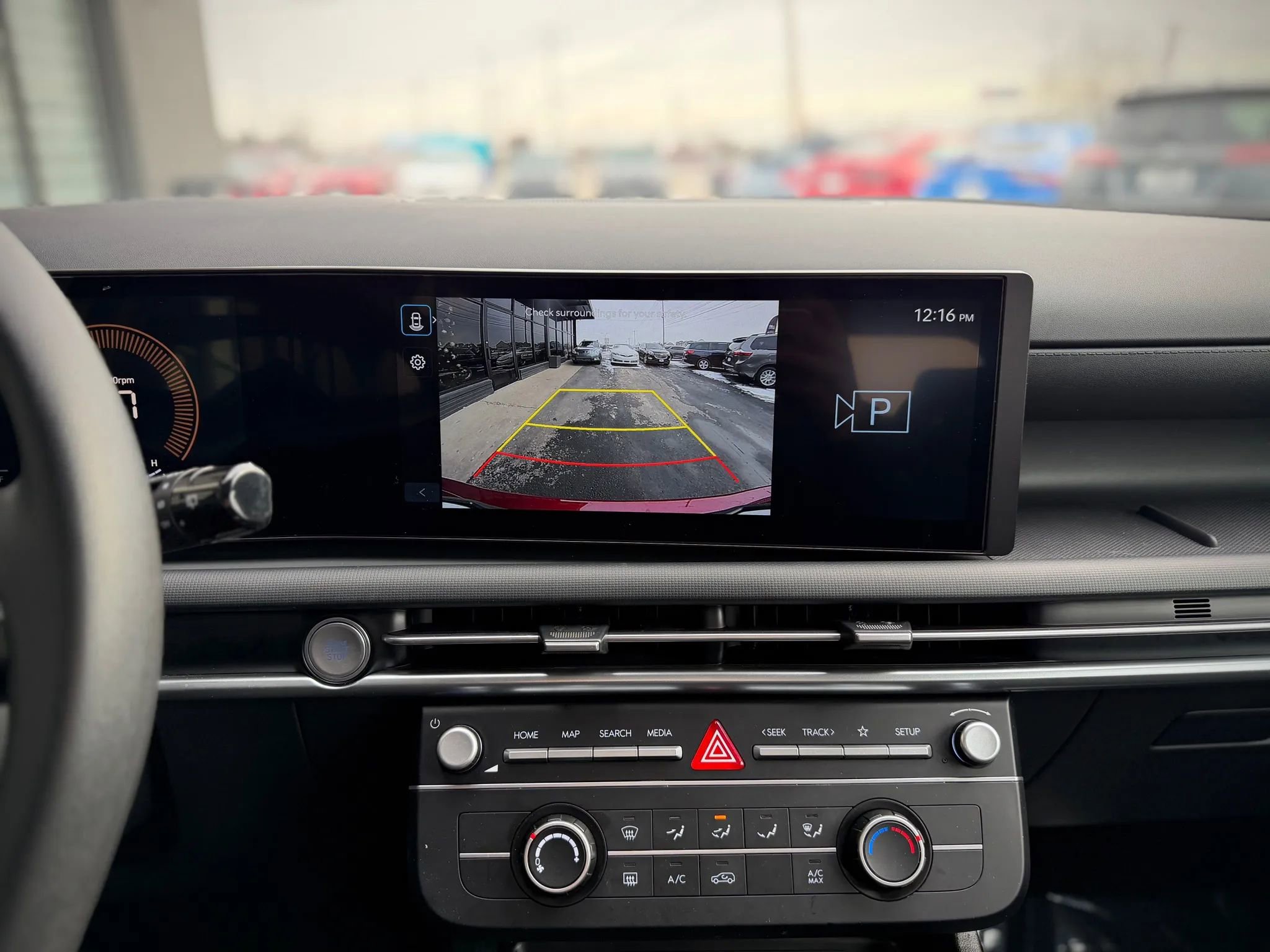 Used 2025 Hyundai Tucson SE image 15