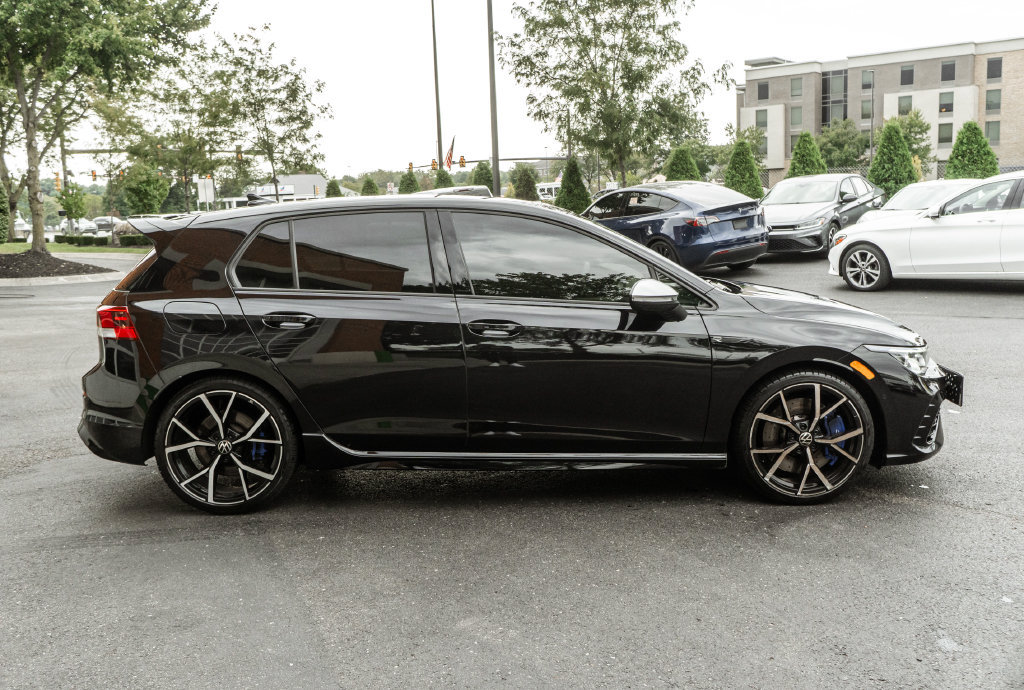 Used 2024 Volkswagen Golf R AWD/4WD image 3