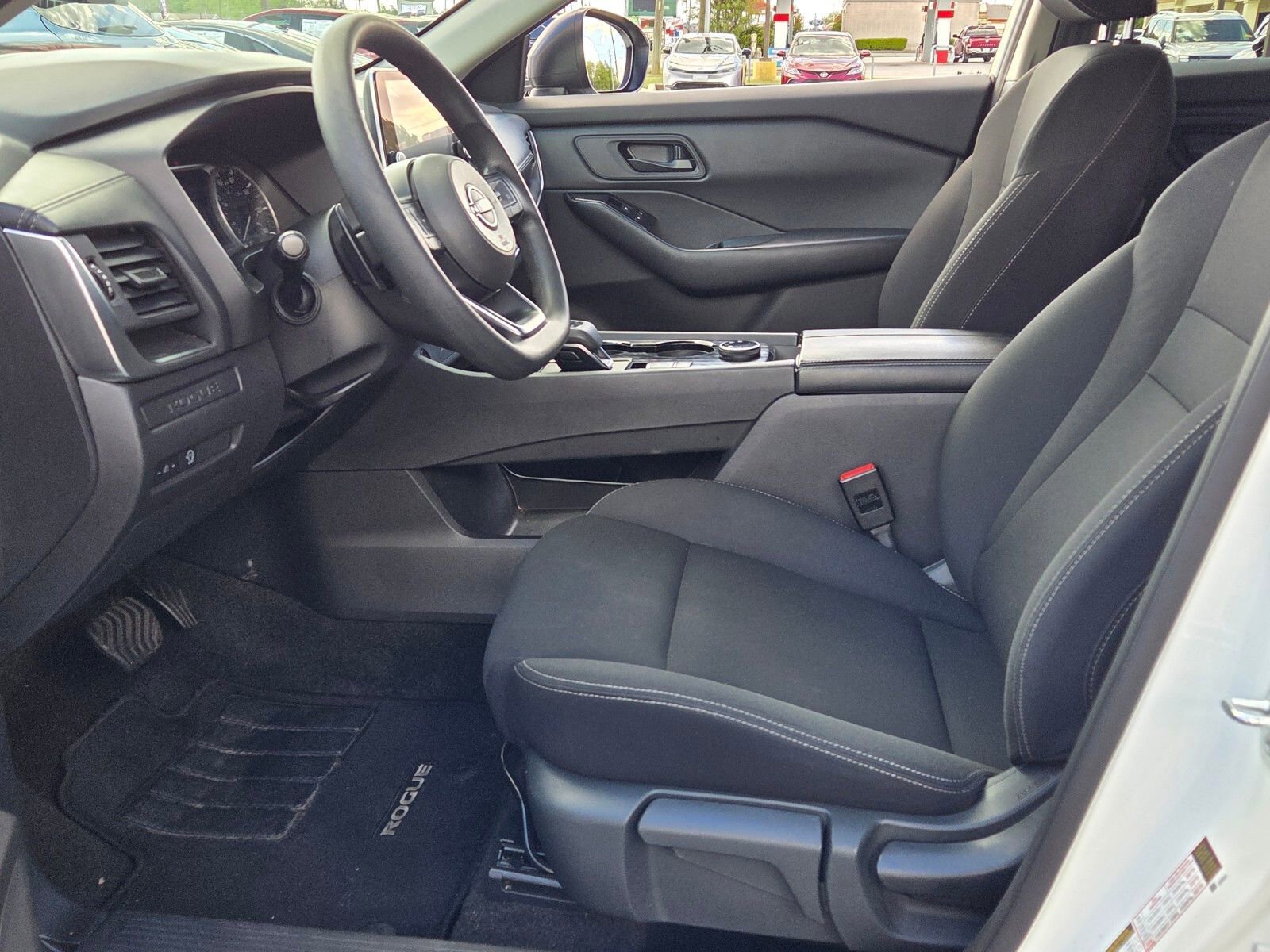 Used 2024 Nissan Rogue S image 5