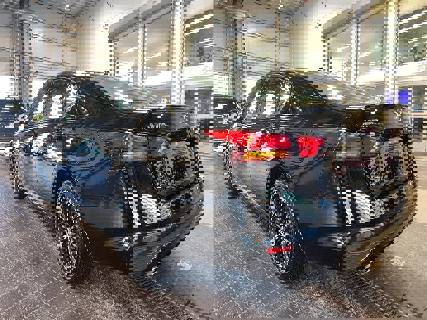 Used 2025 Nissan Altima 2.5 SR image 14