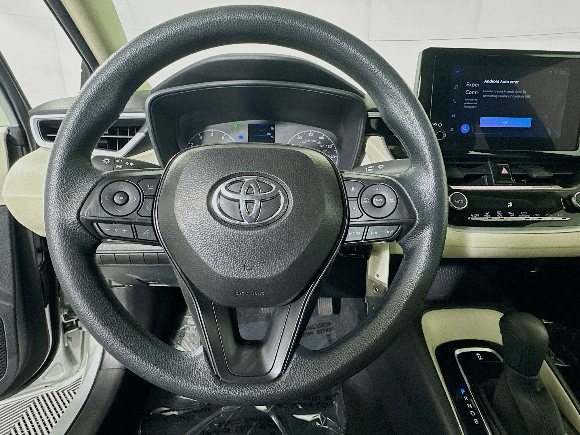 Certified 2025 Toyota Corolla LE FWD image 15
