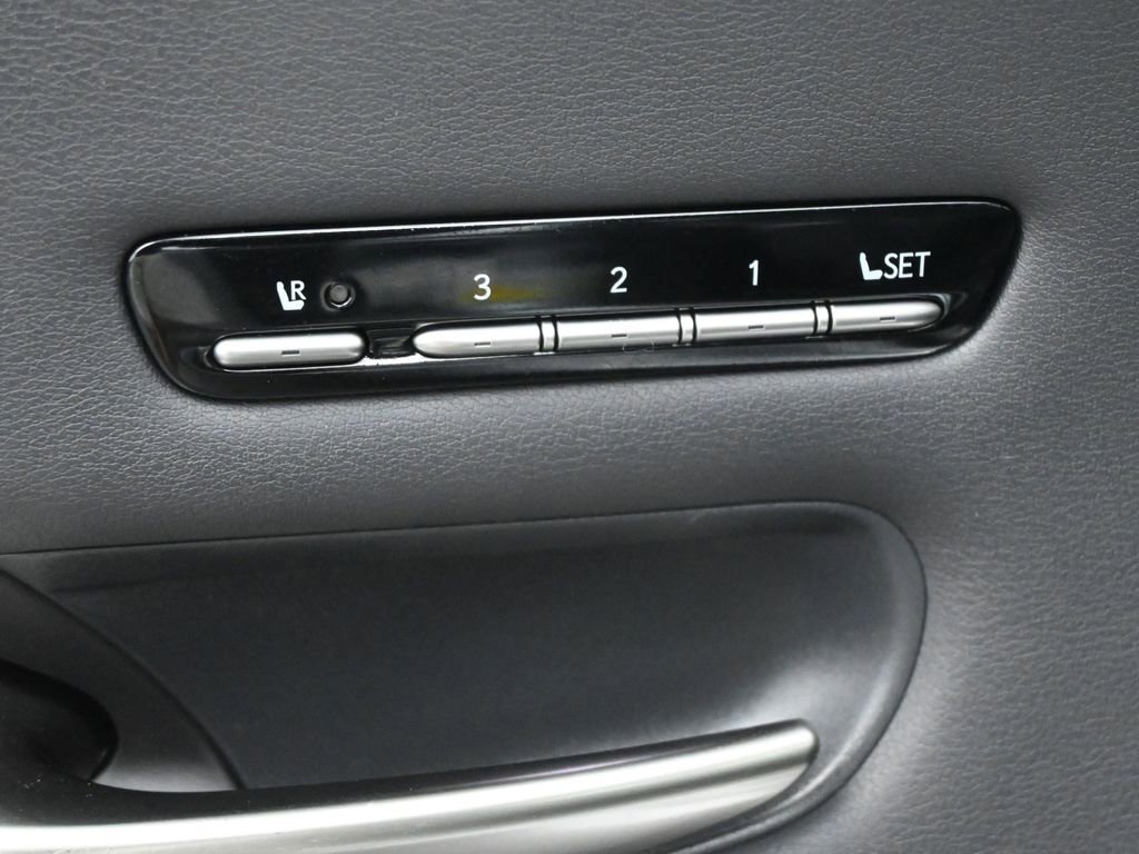 Used 2024 Lexus LS 500 image 5