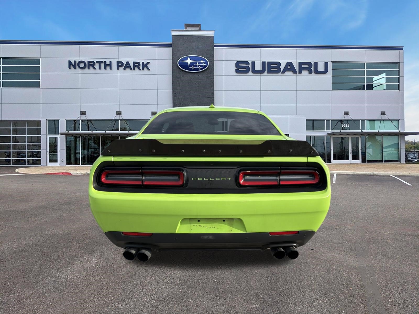 Used 2015 Dodge Challenger SRT Hellcat RWD image 4
