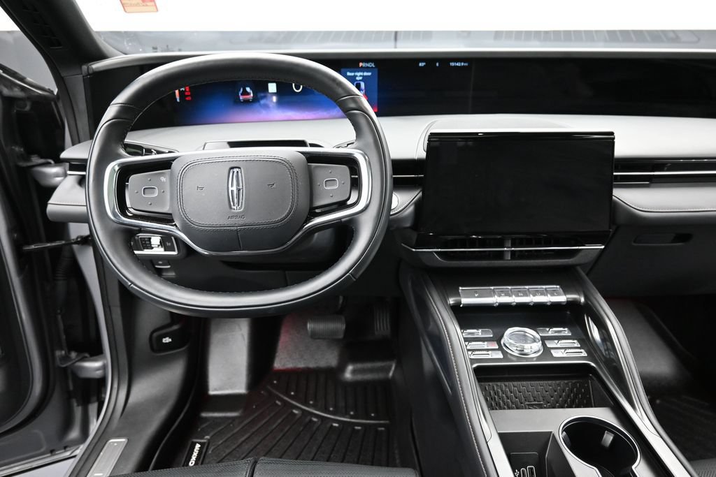 Used 2025 Lincoln Nautilus Reserve AWD/4WD image 18