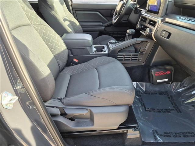 Certified 2024 Toyota Tacoma SR5 AWD/4WD image 18