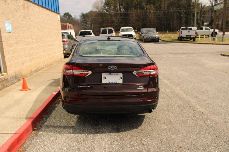 Used 2019 Ford Fusion SE FWD image 5