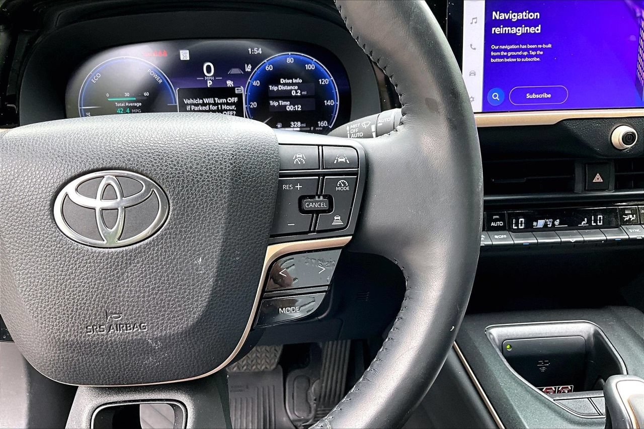 Used 2023 Toyota Crown AWD/4WD image 11