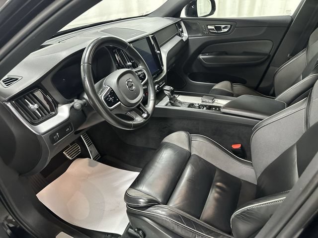 Used 2020 Volvo XC60 T5 R-Design AWD/4WD image 15