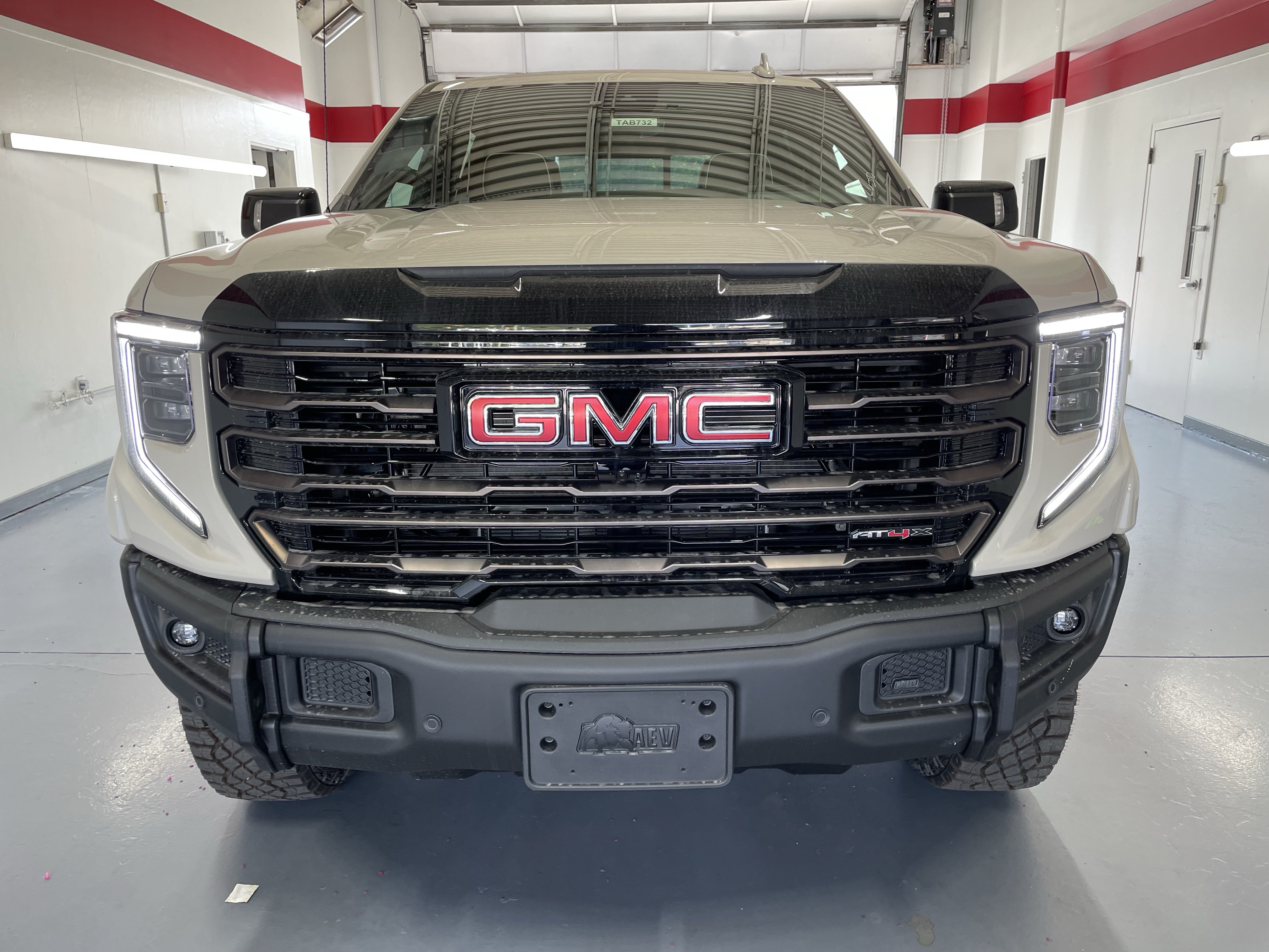 New 2026 GMC Sierra 1500 AT4X w/ LPO, Black Badging Package AWD/4WD image 2