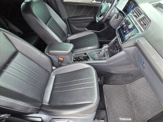 Certified 2022 Volkswagen Tiguan SE R-Line FWD image 21