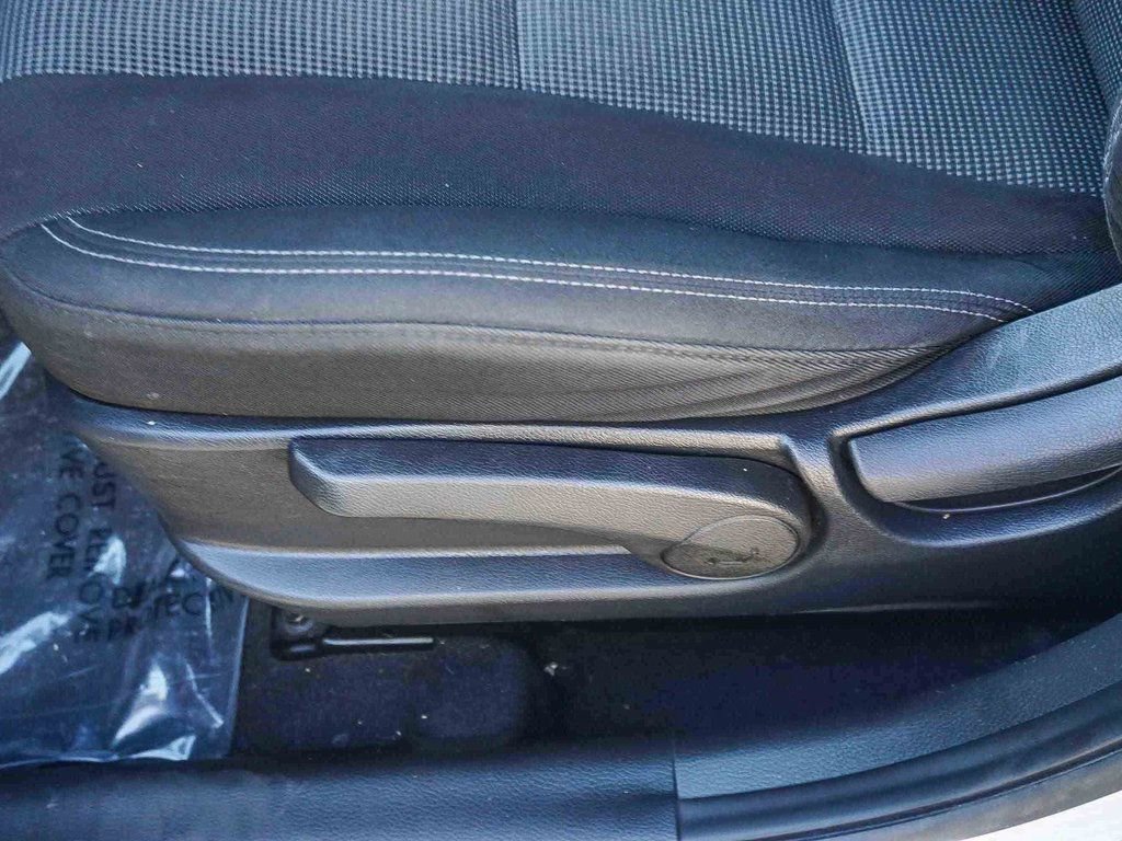 Used 2017 Hyundai Elantra GT image 19