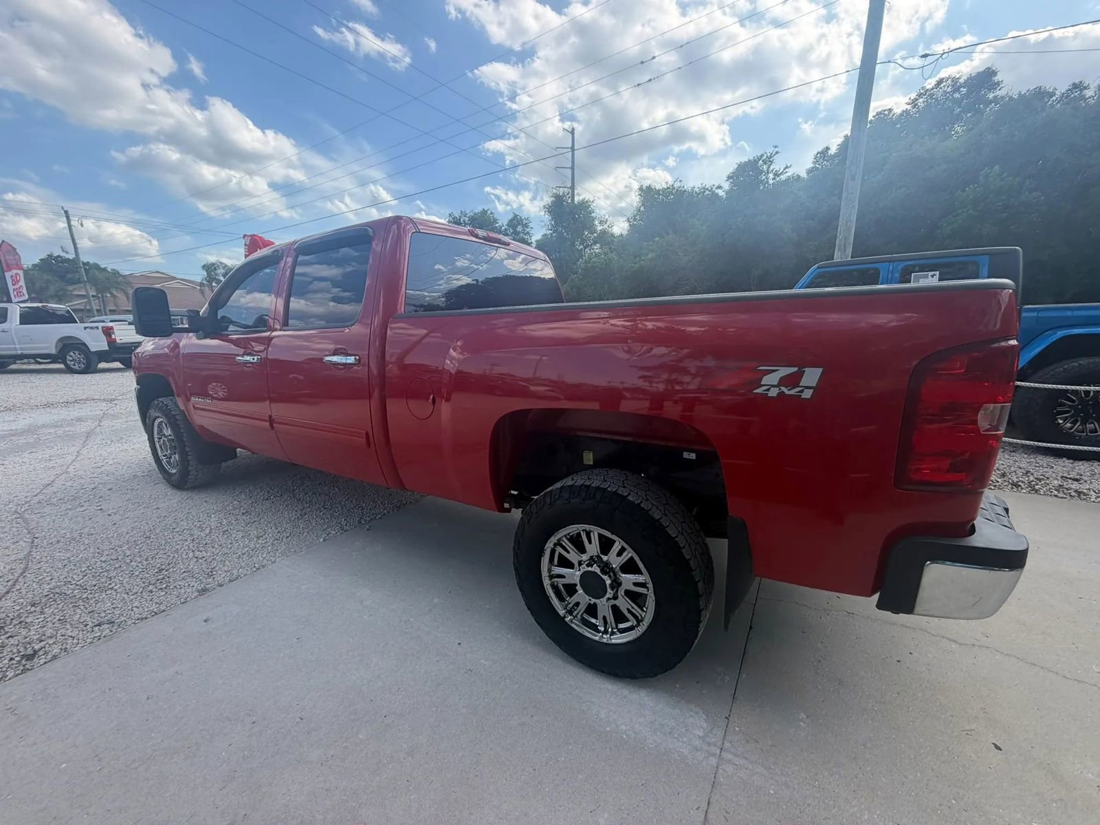 Used 2010 Chevrolet Silverado 2500 LTZ w/ LTZ Plus Package AWD/4WD image 5
