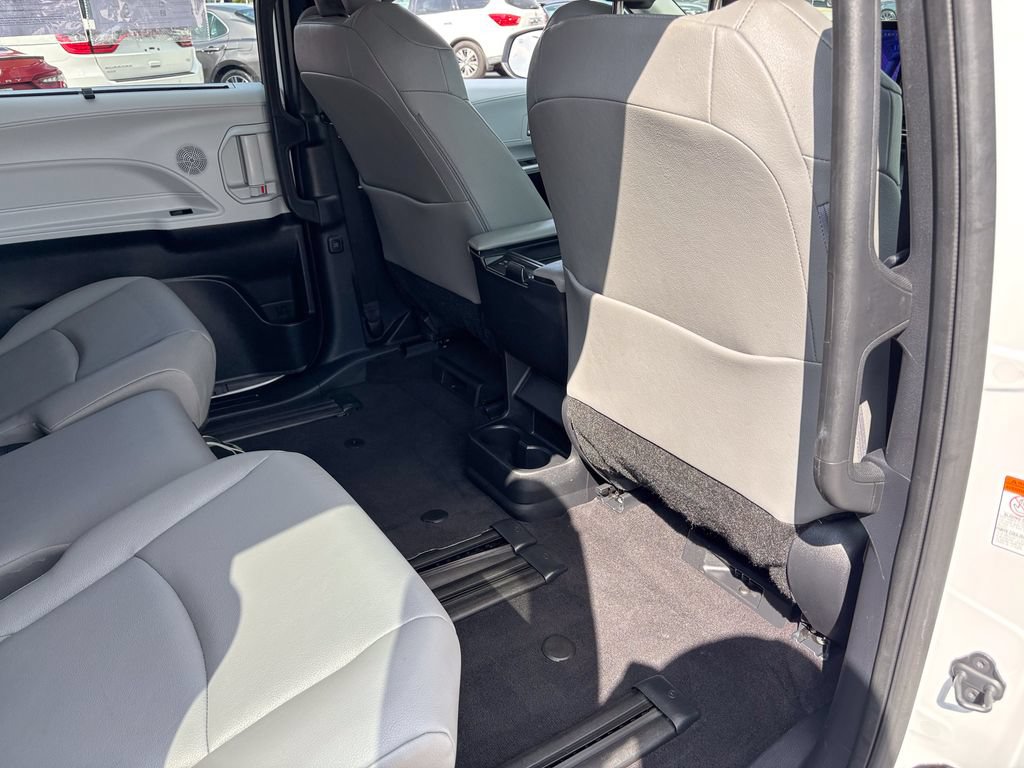 Certified 2026 Toyota Sienna XLE FWD image 43