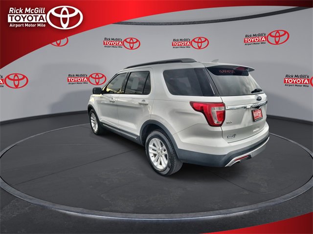 Used 2017 Ford Explorer XLT w/ Equipment Group 202A image 6