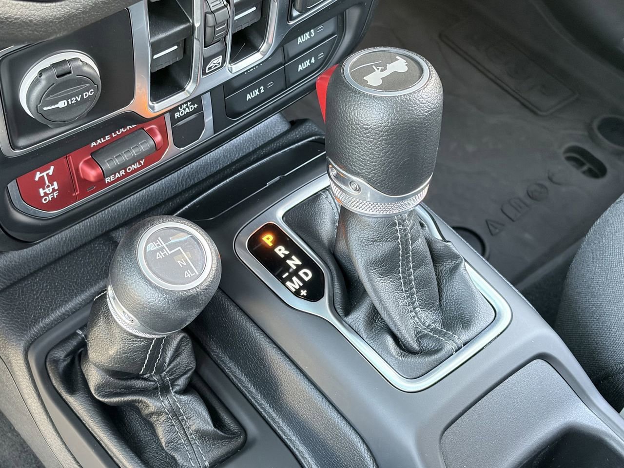Used 2024 Jeep Wrangler Unlimited Sport AWD/4WD image 28