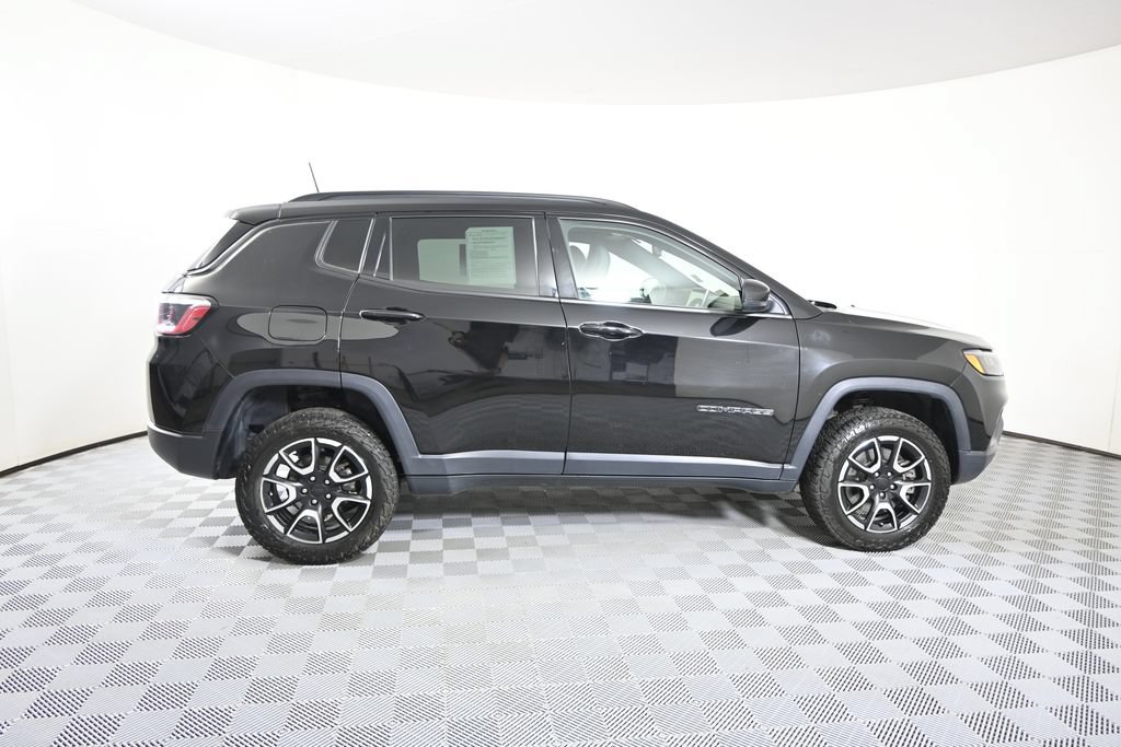 Used 2024 Jeep Compass Trailhawk AWD/4WD image 7