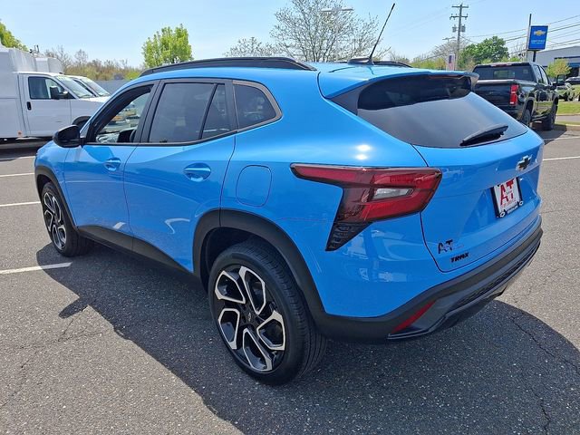 Certified 2024 Chevrolet Trax RS w/ Sunroof Package FWD image 4