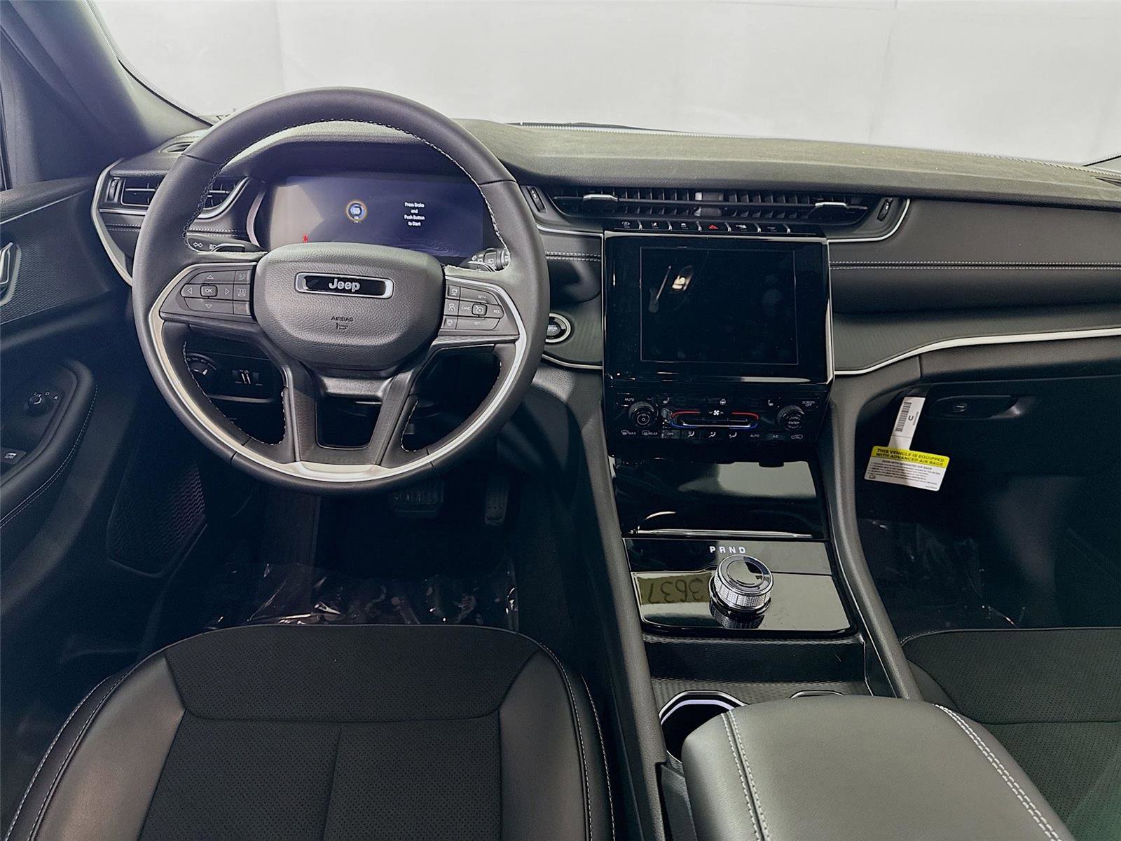 New 2025 Jeep Grand Cherokee Altitude image 2