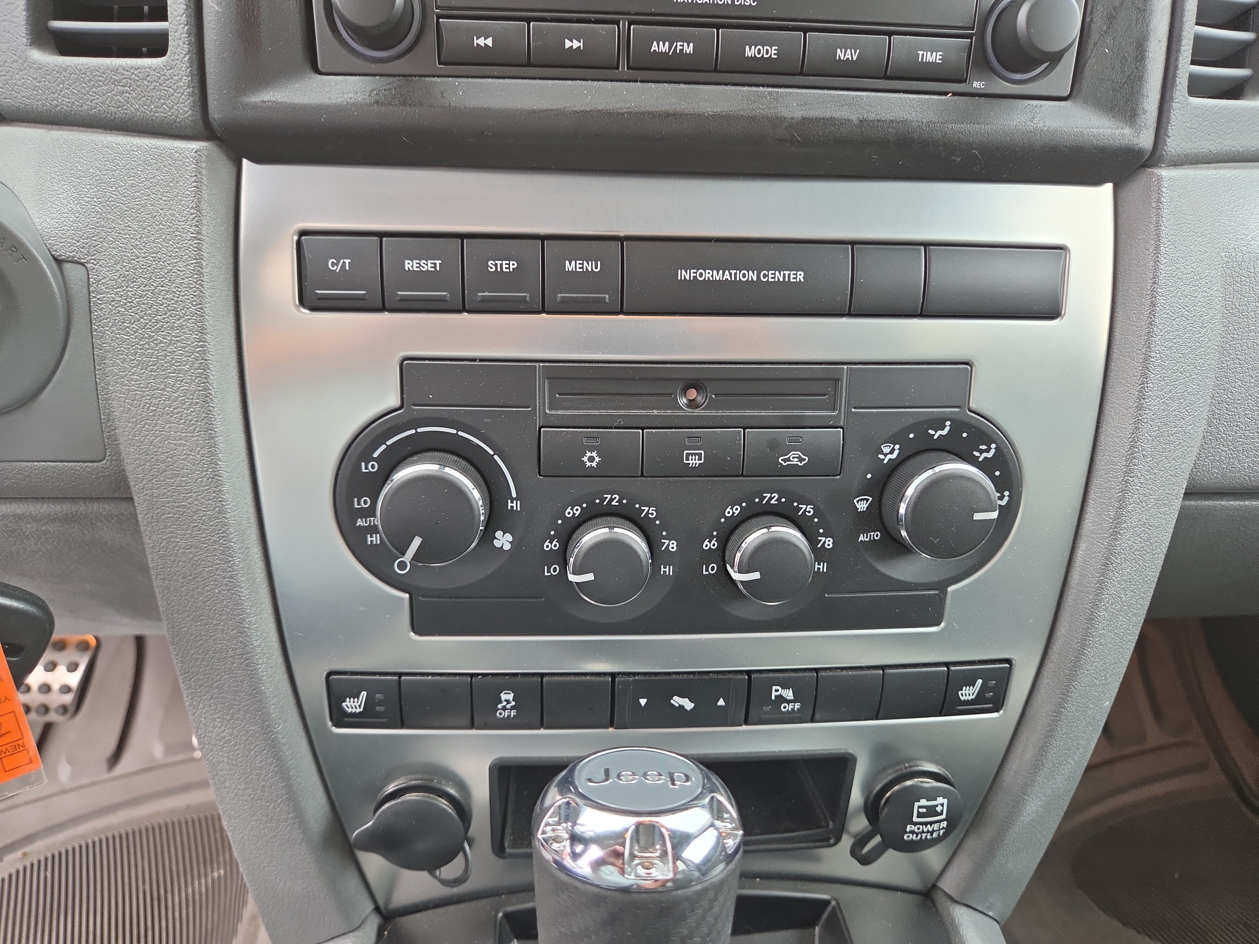 Used 2007 Jeep Grand Cherokee SRT8 w/ SRT Option Group I AWD/4WD image 7