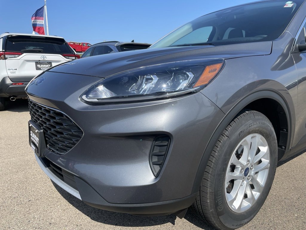 Used 2022 Ford Escape SE image 35